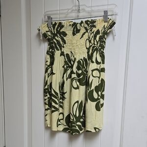 Hawaii Original Floral Sleeveless in Green and Cream Women's Small